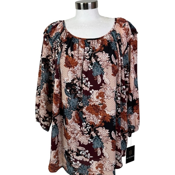 Tops - IN STUDIO NWT PLUS SIZE TOP